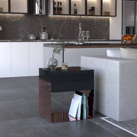 Výška panelu zásuvky je 20,0 cm. Používají se skryté pružinové spínače. K přitažení použijte magnet. Plně zavřeno. Zajistěte čistotu panelu. Pod zásuvkou je úložný prostor o výšce 31,5 cm.